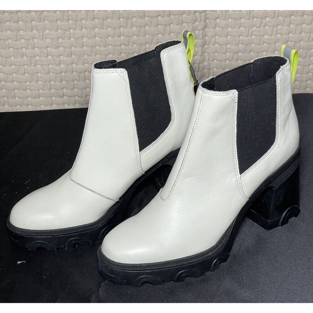 Size 10 1990's SOREL Brex Heel Chelsea Boots Chalk White Black Waterproof Boots
